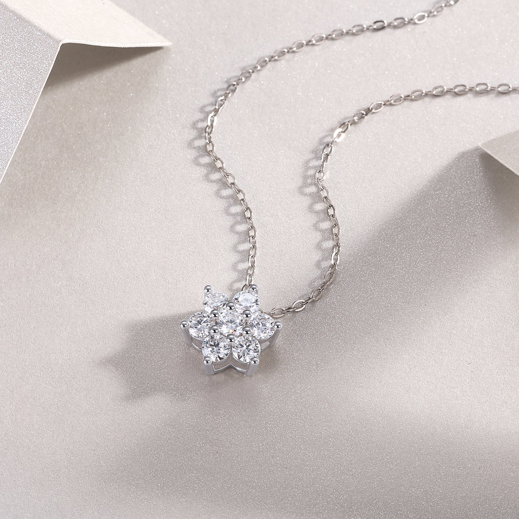 Snowflakes Fluttering - A Fashionable And Luxurious Diamond Jewelry Pendant Set With Moissanite S925 Sterling Silver And Platinum Plating
