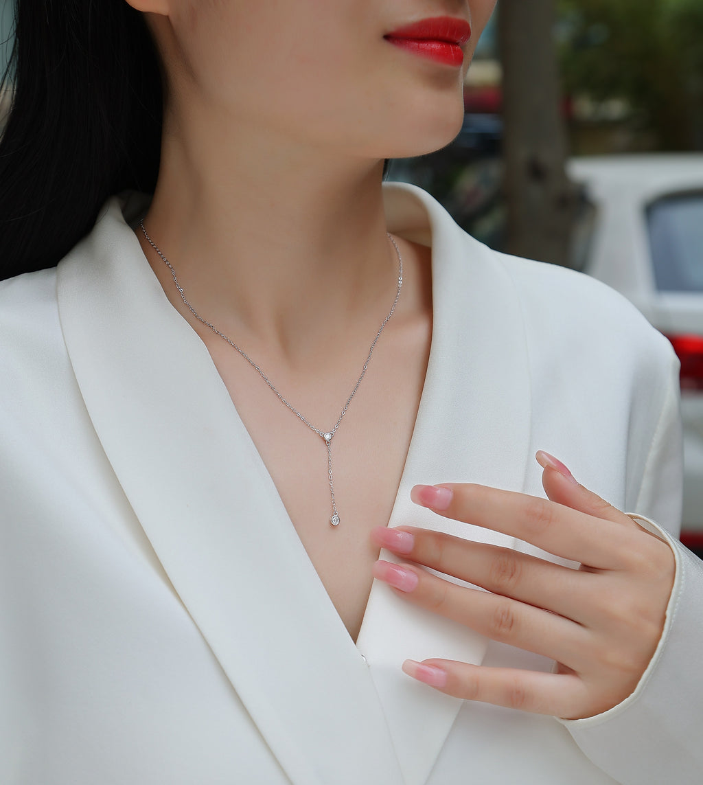 Tassel - A Fashionable And Luxurious Diamond Jewelry Pendant Set With Moissanite S925 Sterling Silver And Platinum Plating