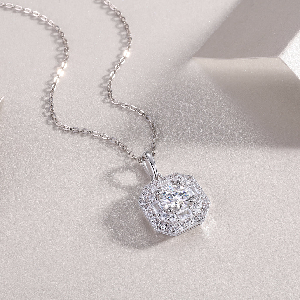 Small Square Bag - A Fashionable And Luxurious Diamond Jewelry Piece Set With 1-carat Moissan Diamond S925 Sterling Silver And Platinum-plated Pendant
