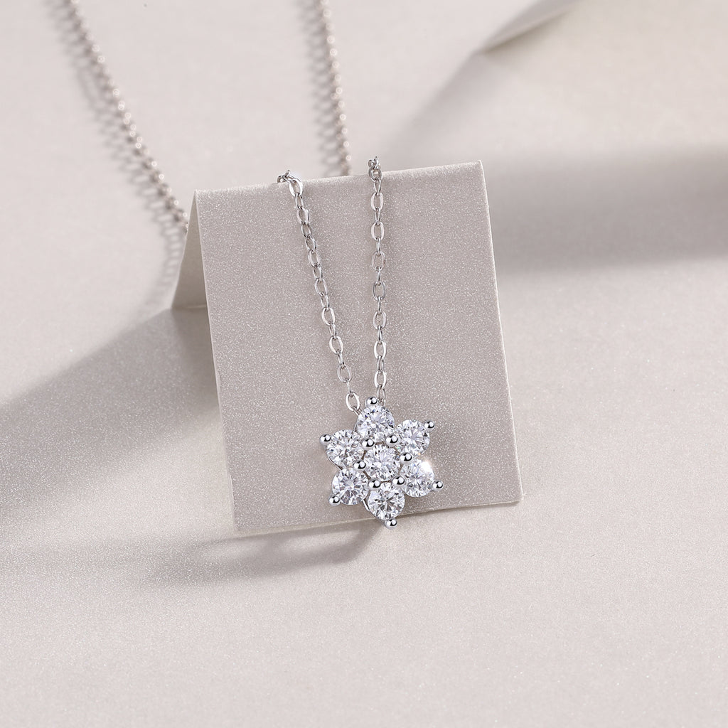 Snowflakes Fluttering - A Fashionable And Luxurious Diamond Jewelry Pendant Set With Moissanite S925 Sterling Silver And Platinum Plating